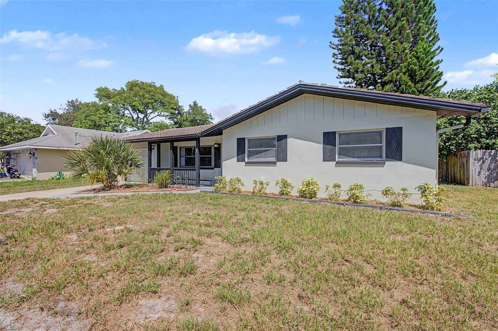 1073 KENWOOD DR — photo 3
