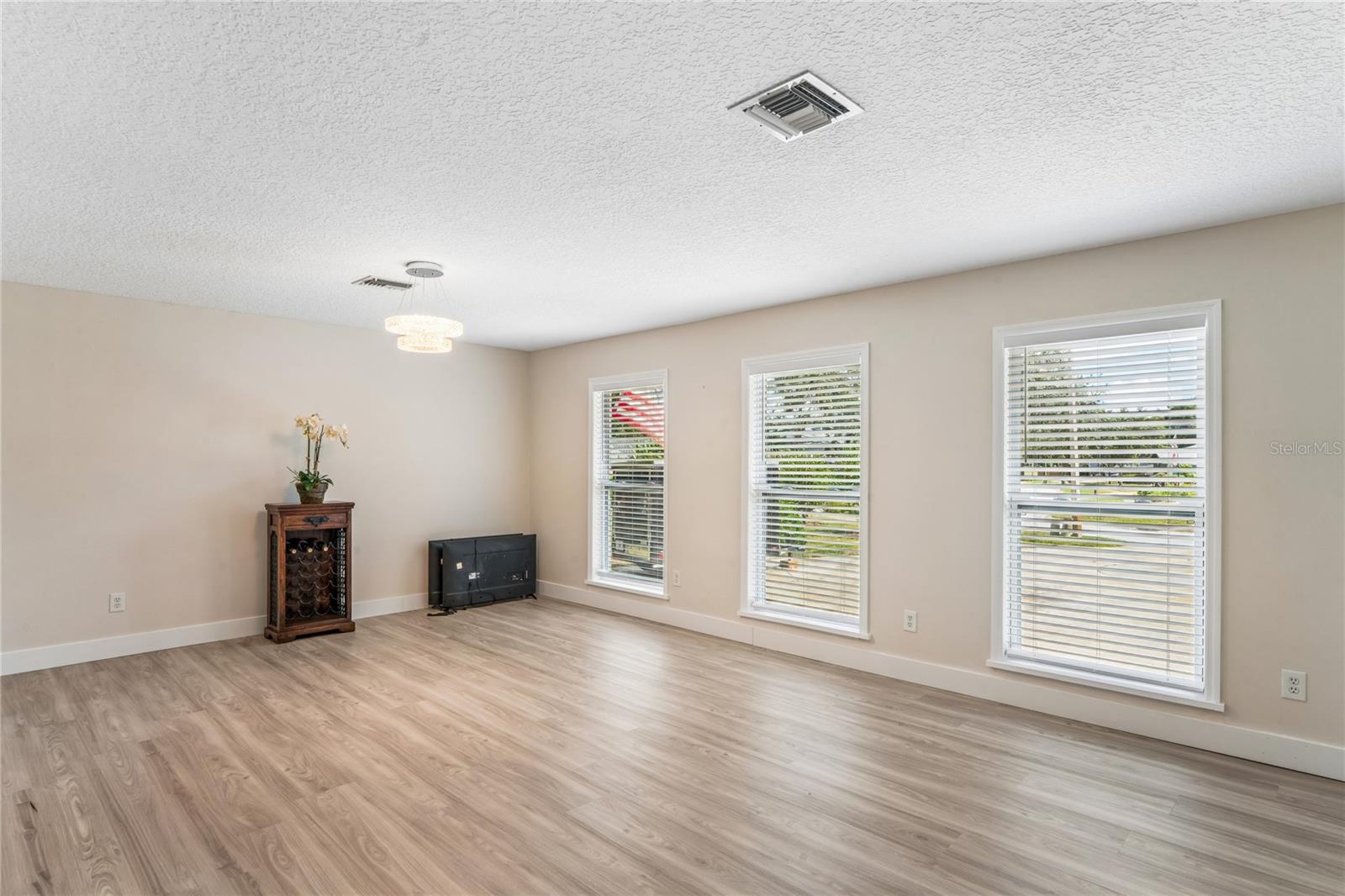 1131 LANCER LN — photo 68