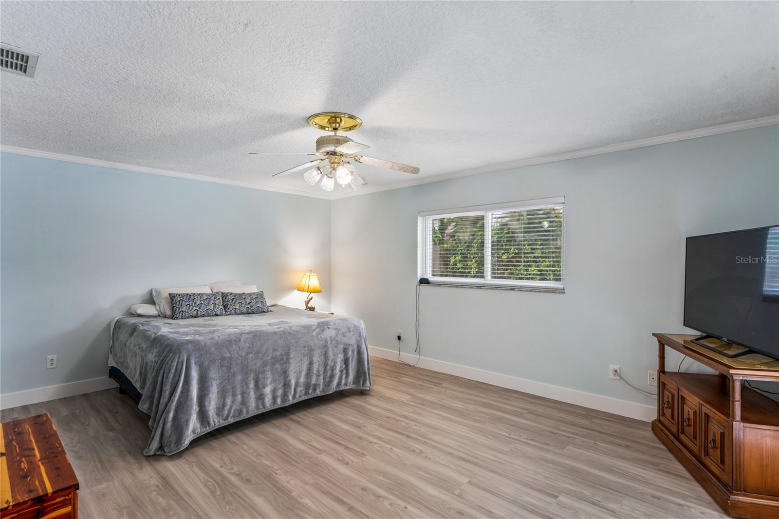 1131 LANCER LN — photo 11