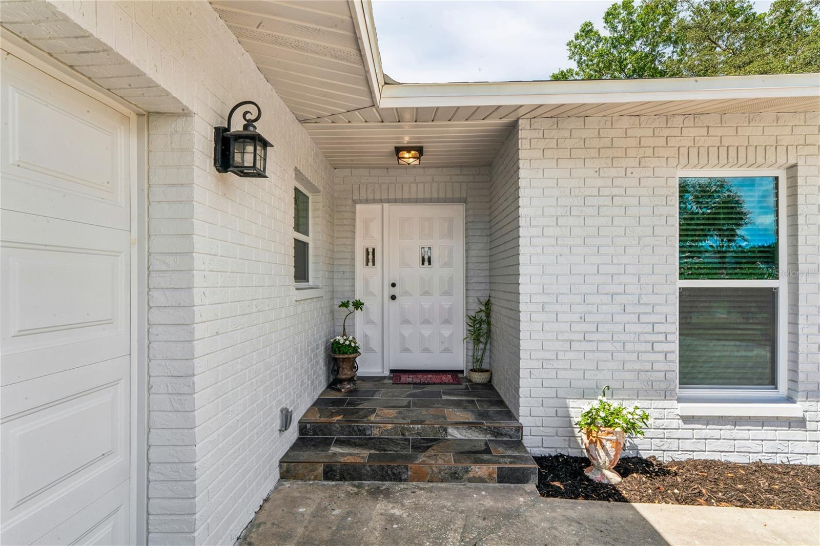 1131 LANCER LN — photo 3