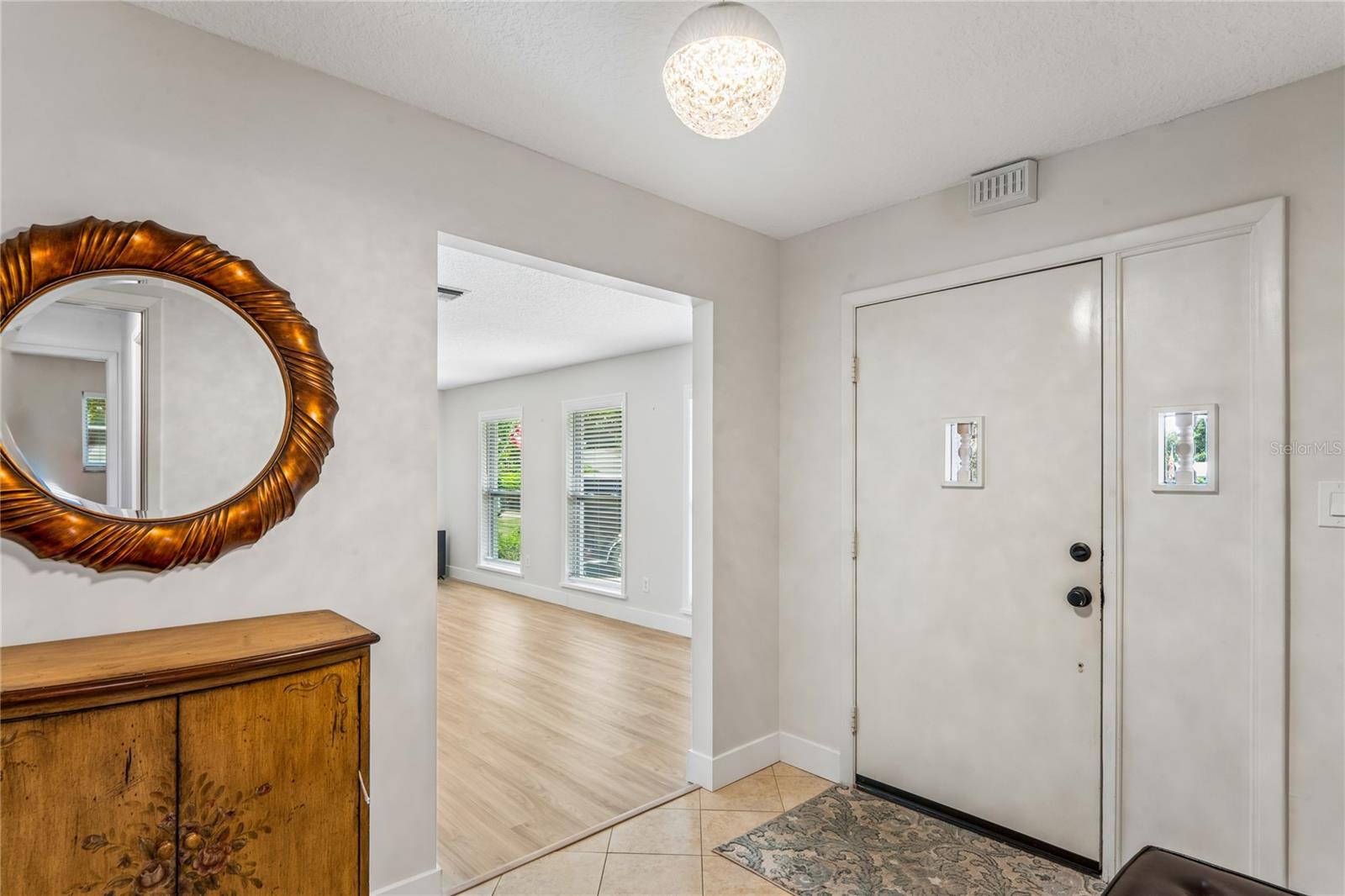 1131 LANCER LN — photo 4