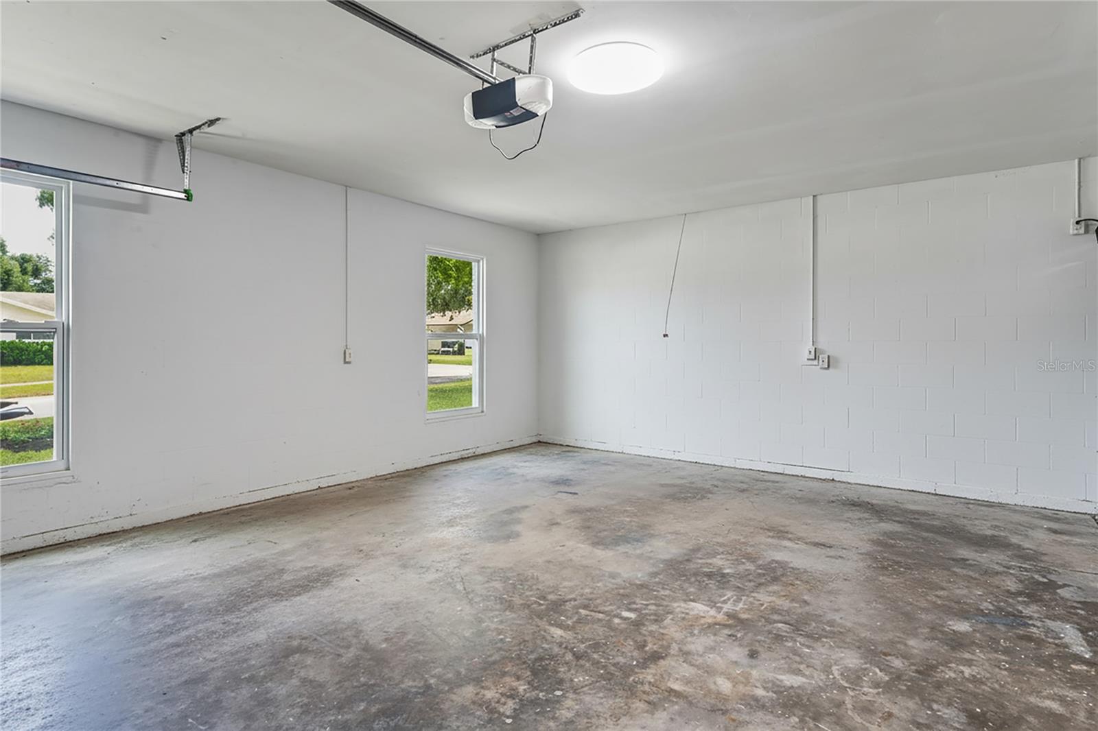 1131 LANCER LN — photo 31