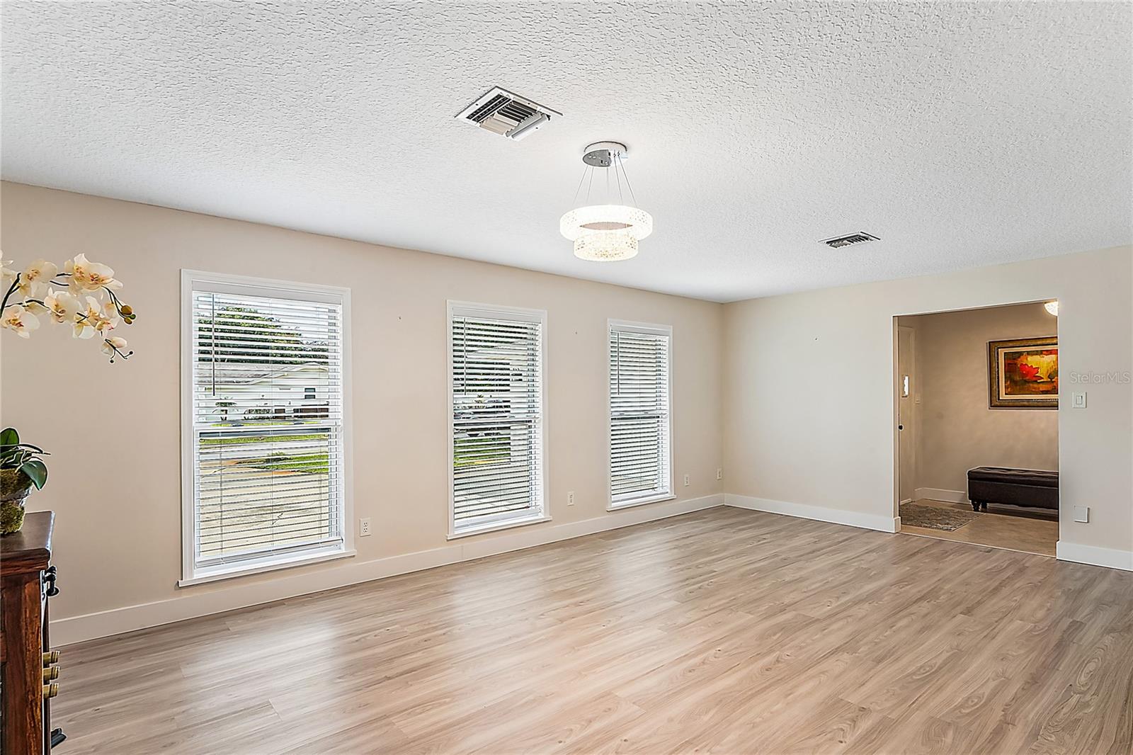 1131 LANCER LN — photo 5