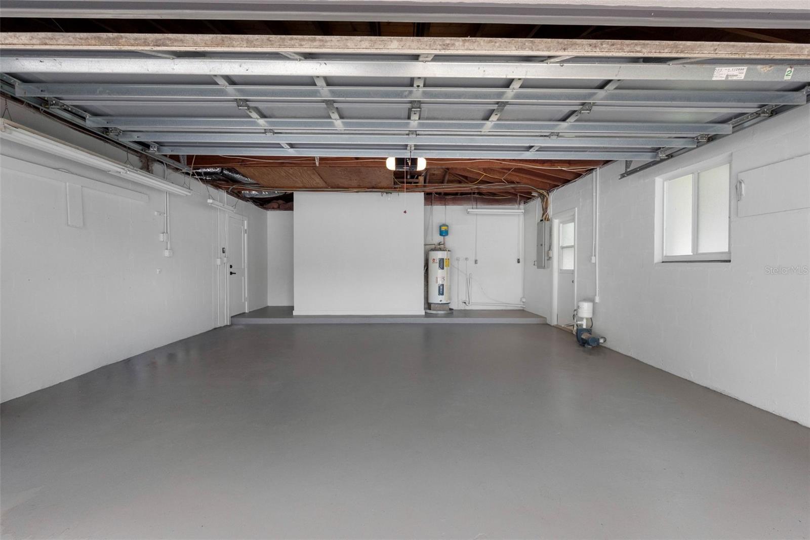 1601 HARDWOOD DR — photo 29