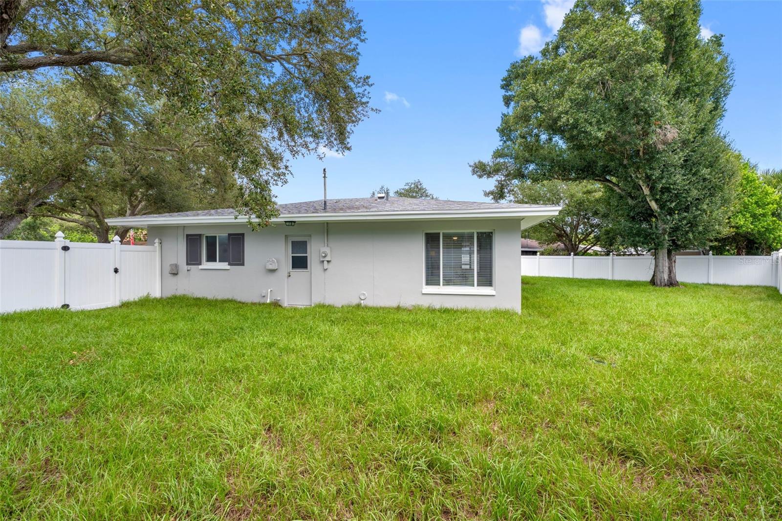 1601 HARDWOOD DR — photo 31