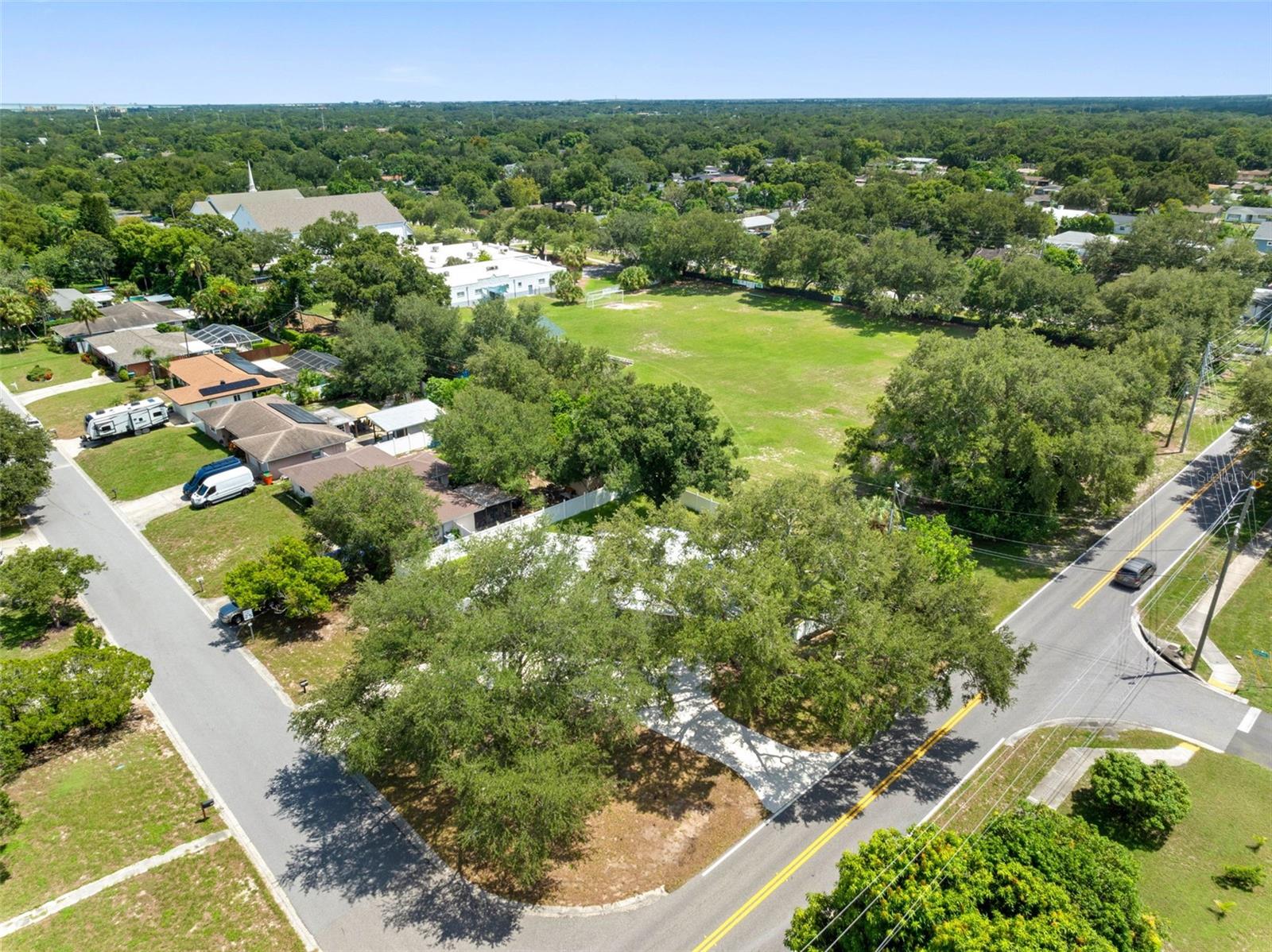1601 HARDWOOD DR — photo 37
