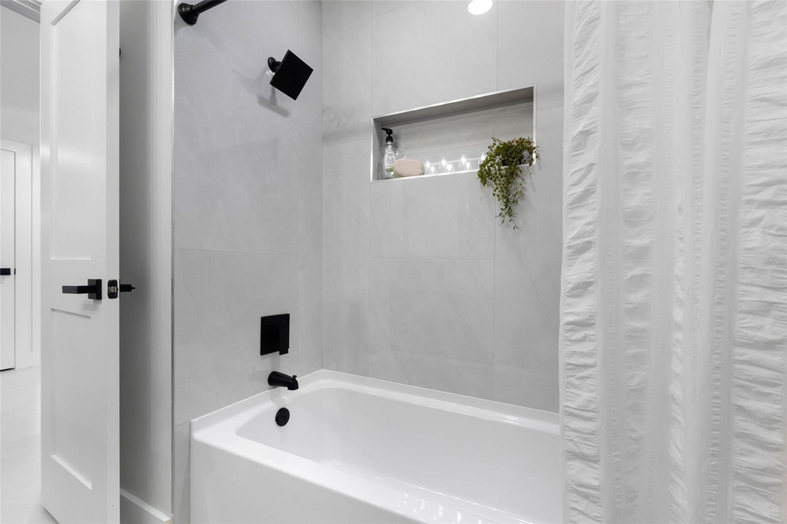 1601 HARDWOOD DR — photo 25