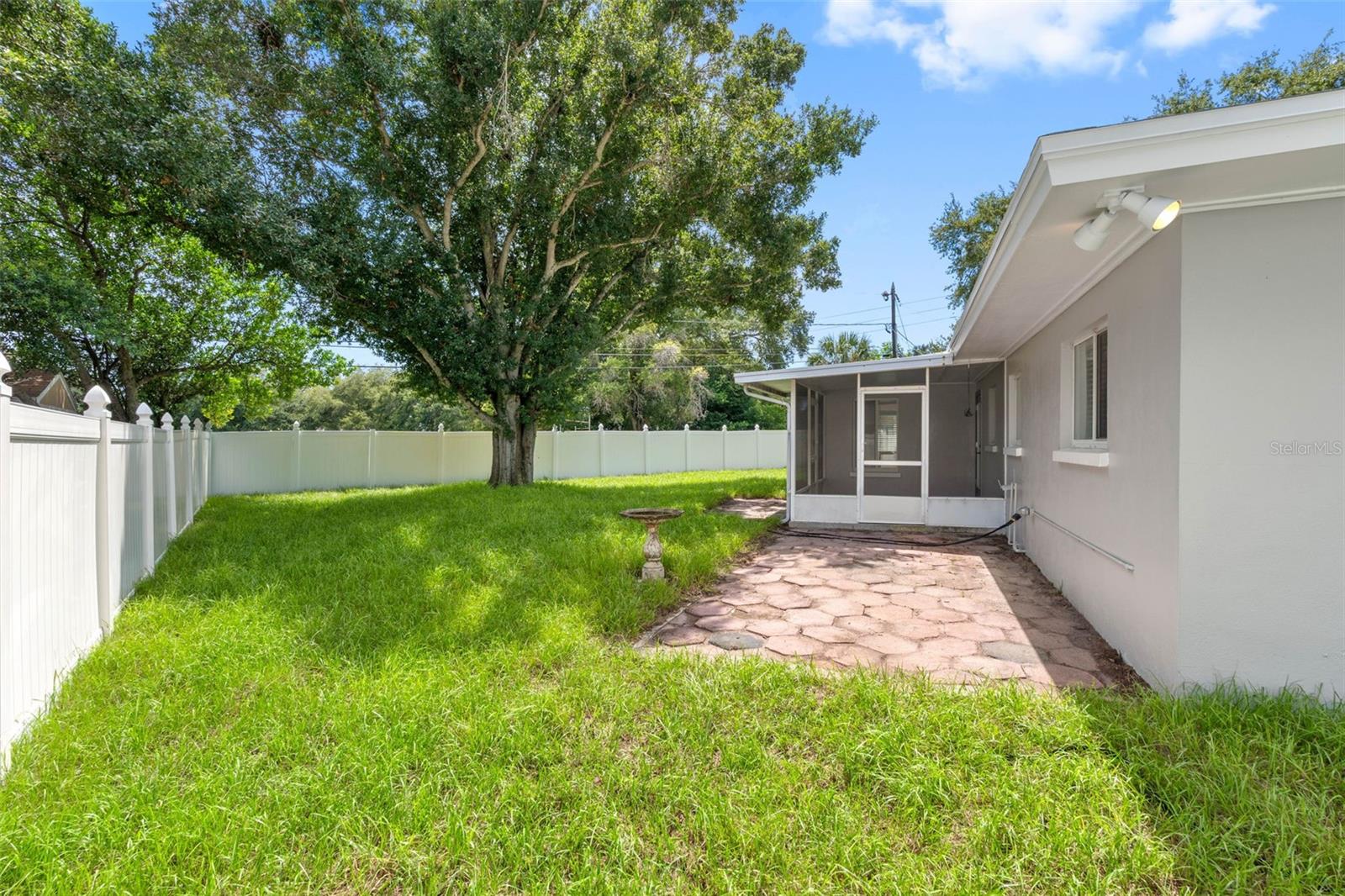 1601 HARDWOOD DR — photo 30