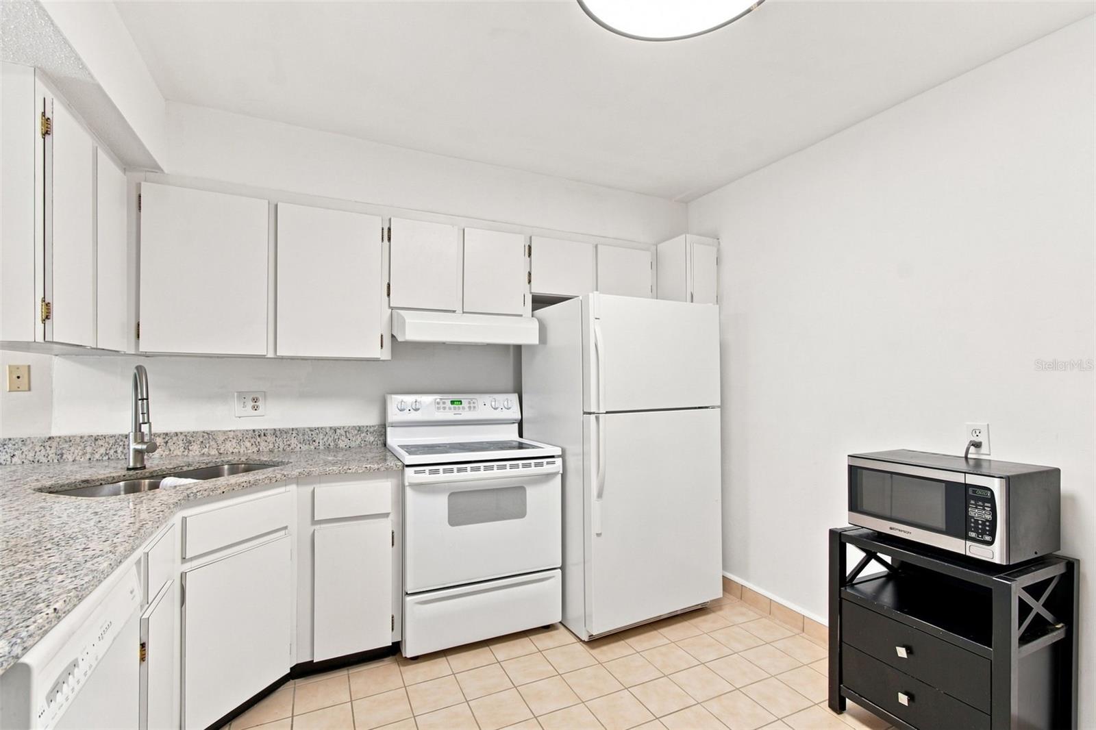 1655 S HIGHLAND AVE #B110 — photo 21