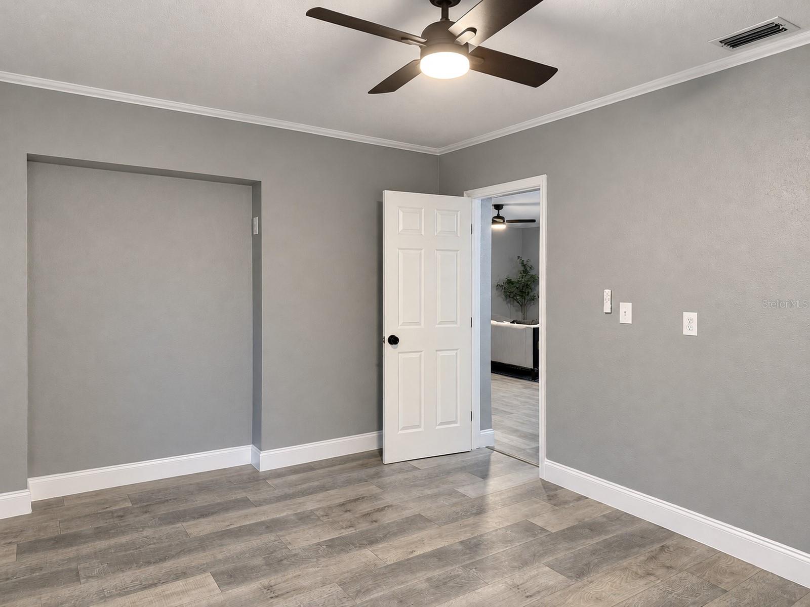 7400 LOCUST ST NE — photo 18