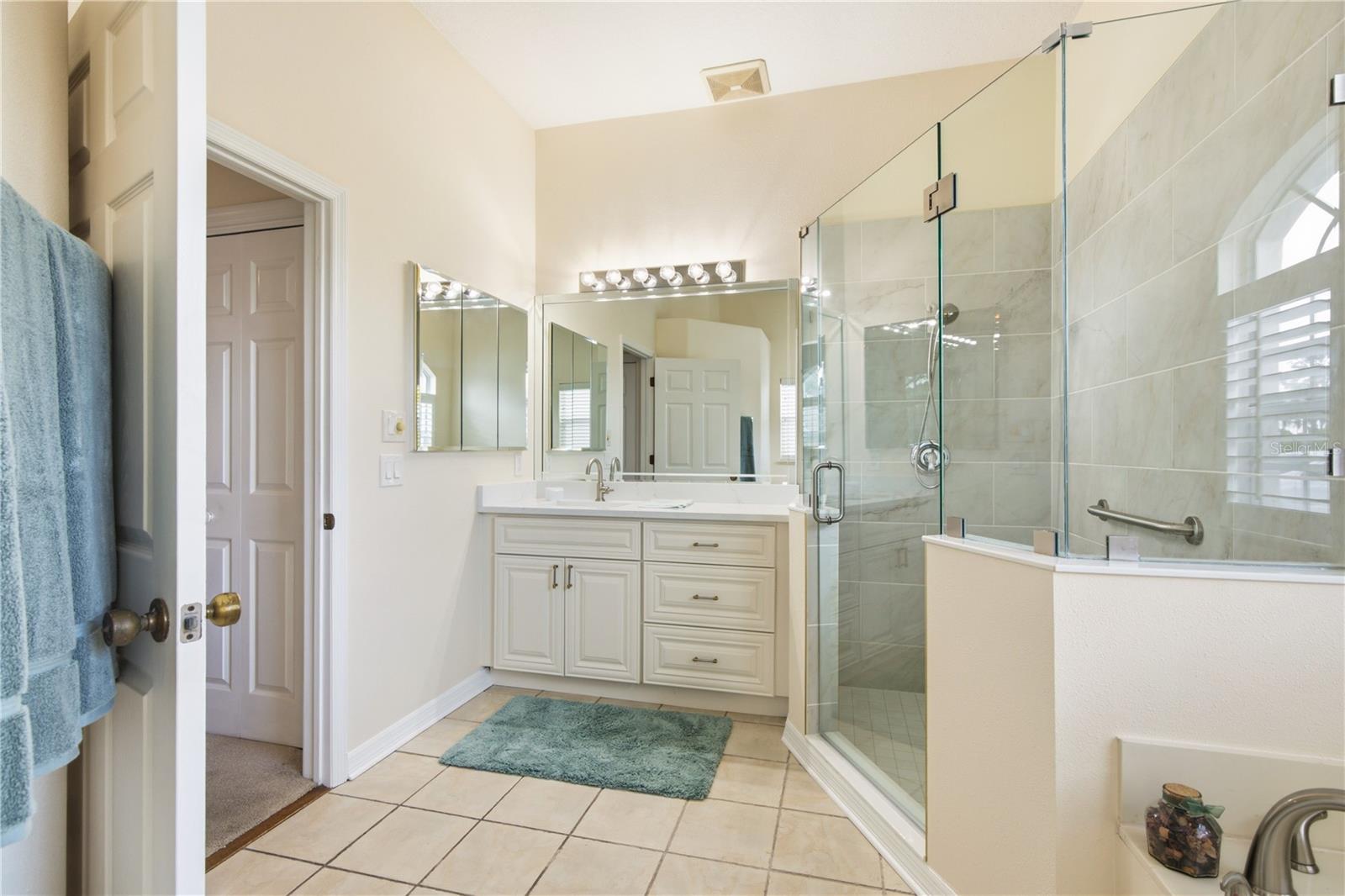 8704 CYPRESS LAKES BLVD — photo 30