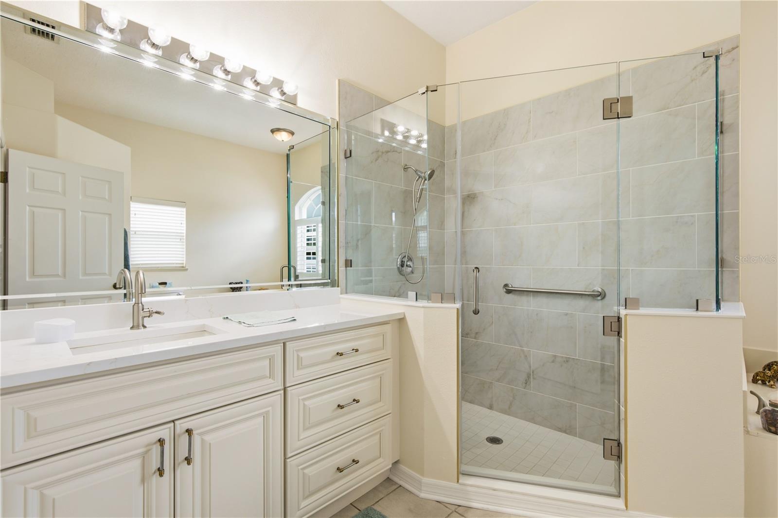 8704 CYPRESS LAKES BLVD — photo 28