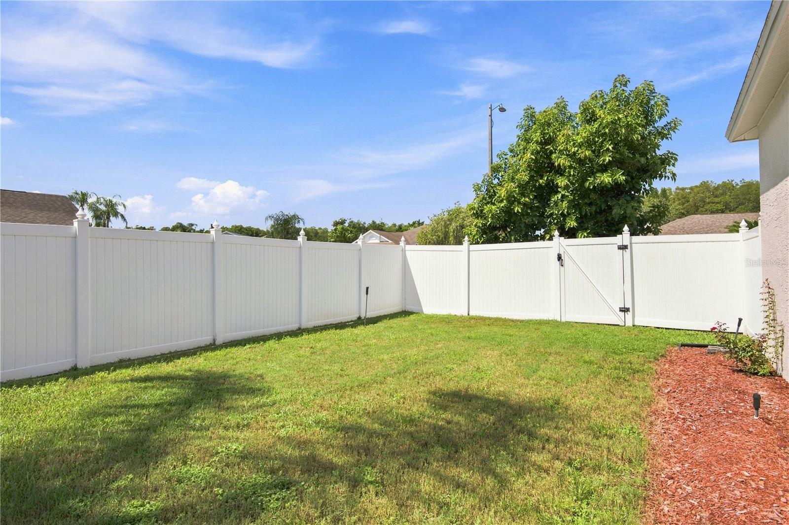 8704 CYPRESS LAKES BLVD — photo 39