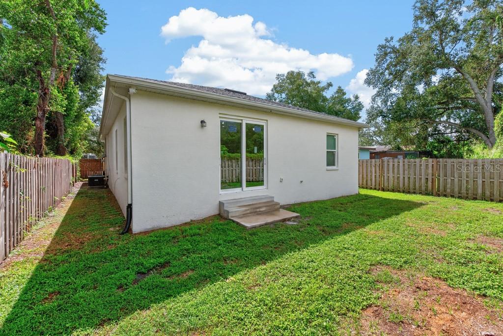 8118 N SEMMES ST — photo 34