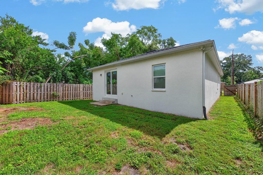 8118 N SEMMES ST — photo 31