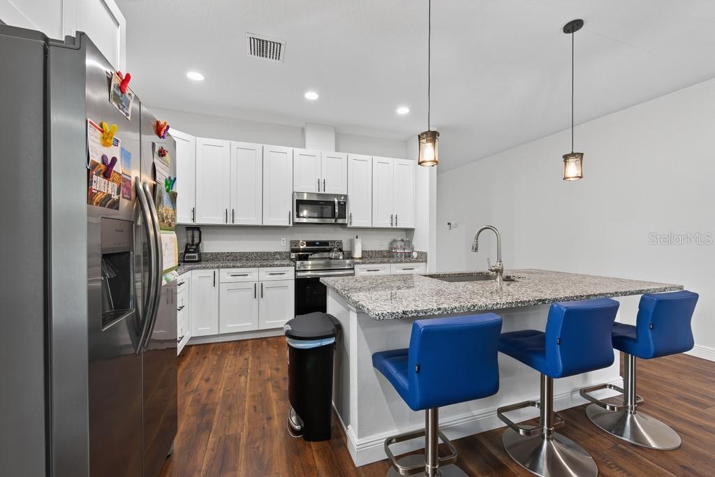 8118 N SEMMES ST — photo 11
