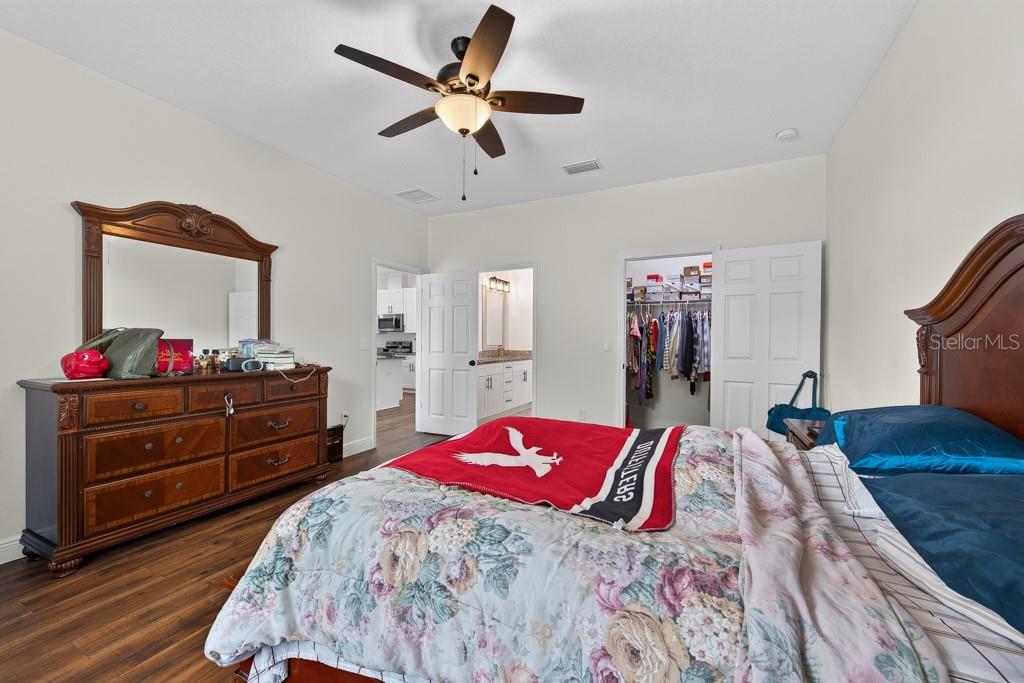 8118 N SEMMES ST — photo 20