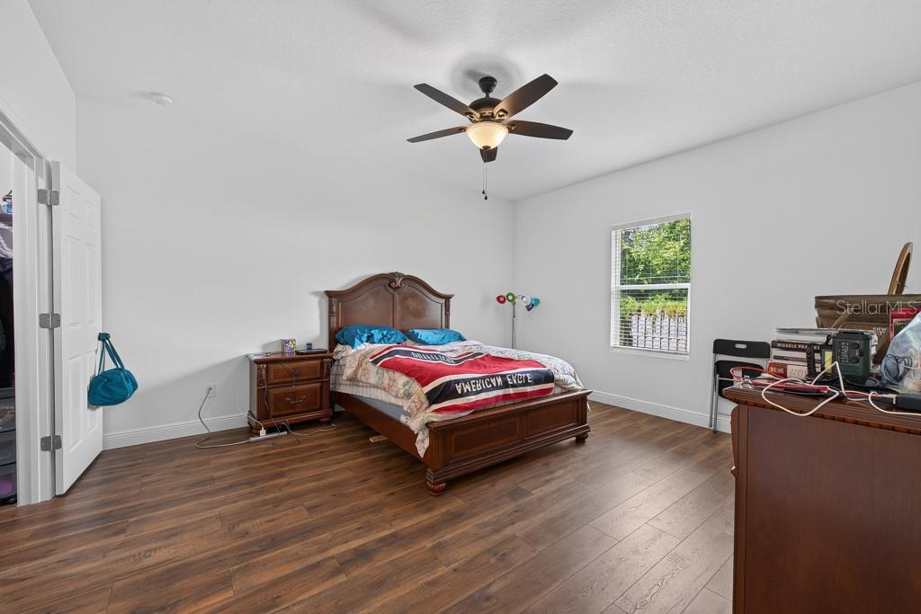 8118 N SEMMES ST — photo 17