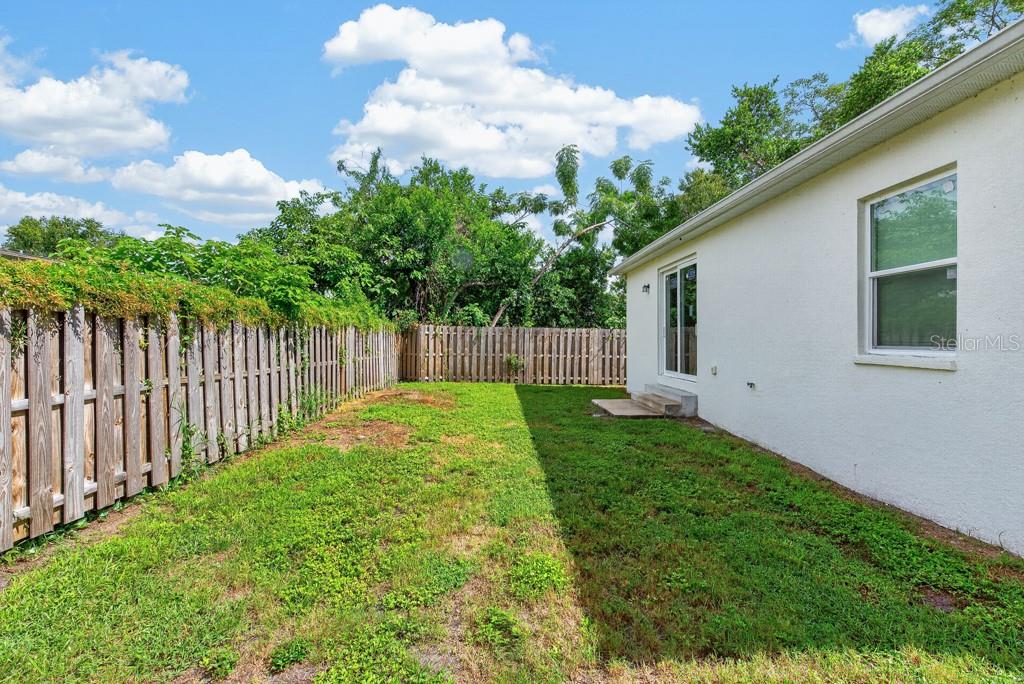 8118 N SEMMES ST — photo 30