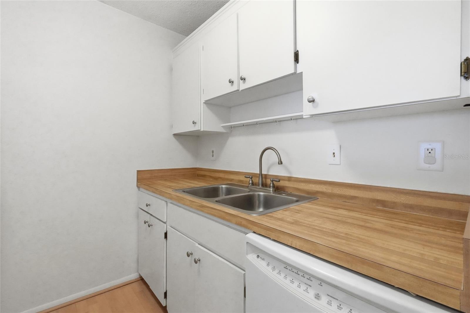 3267 BENEVA RD #203 — photo 18