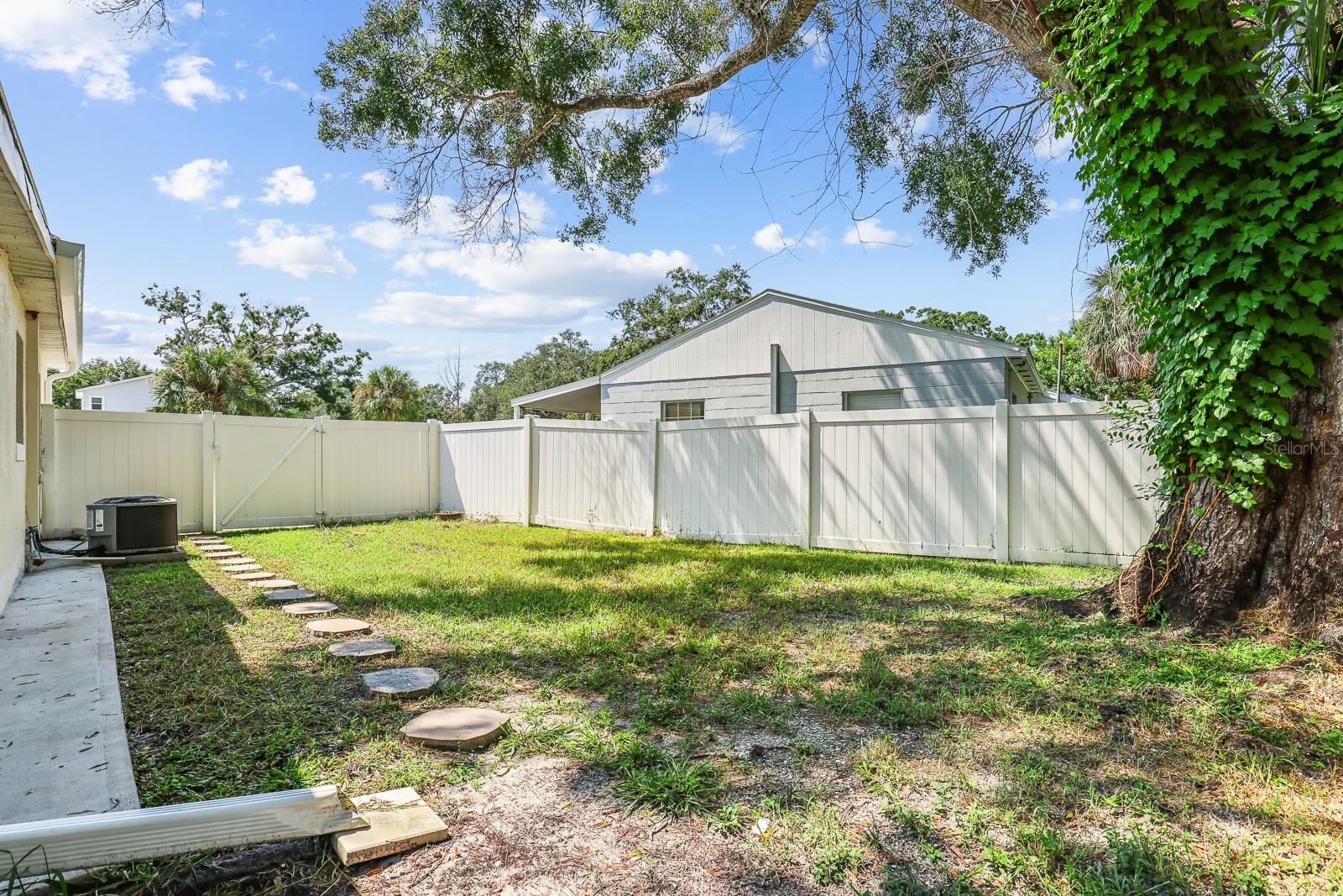 4006 S SHAMROCK RD — photo 26