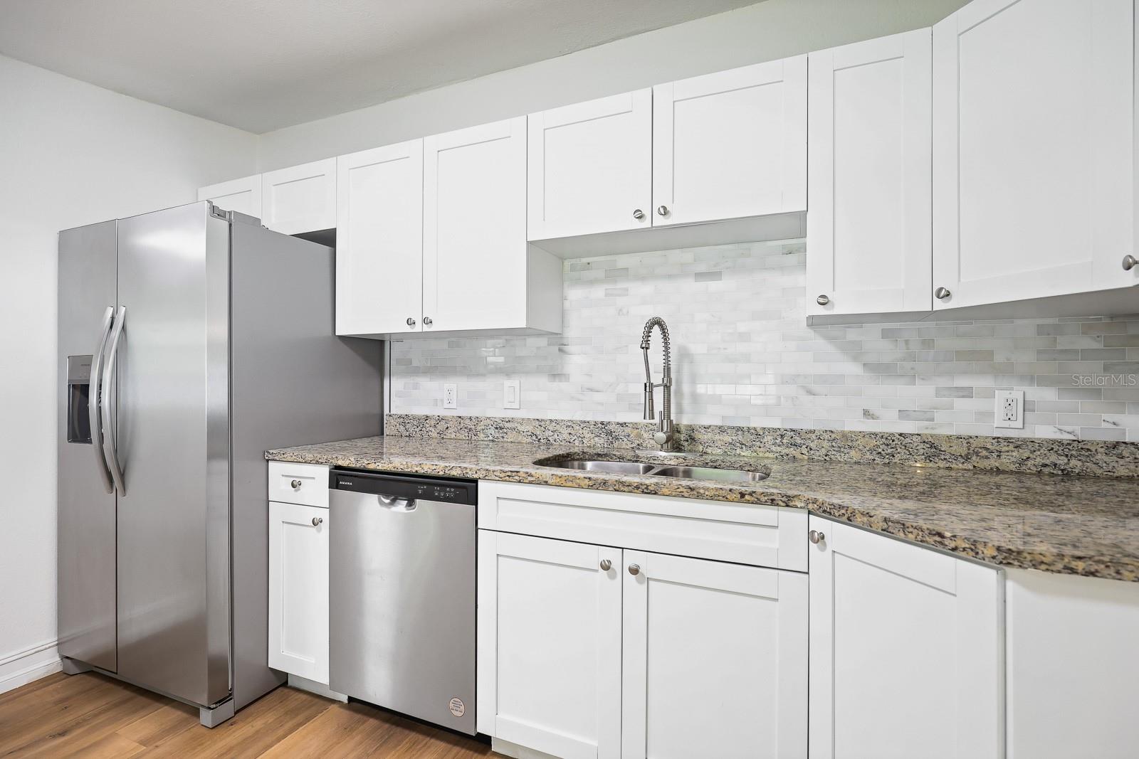 4006 S SHAMROCK RD — photo 13