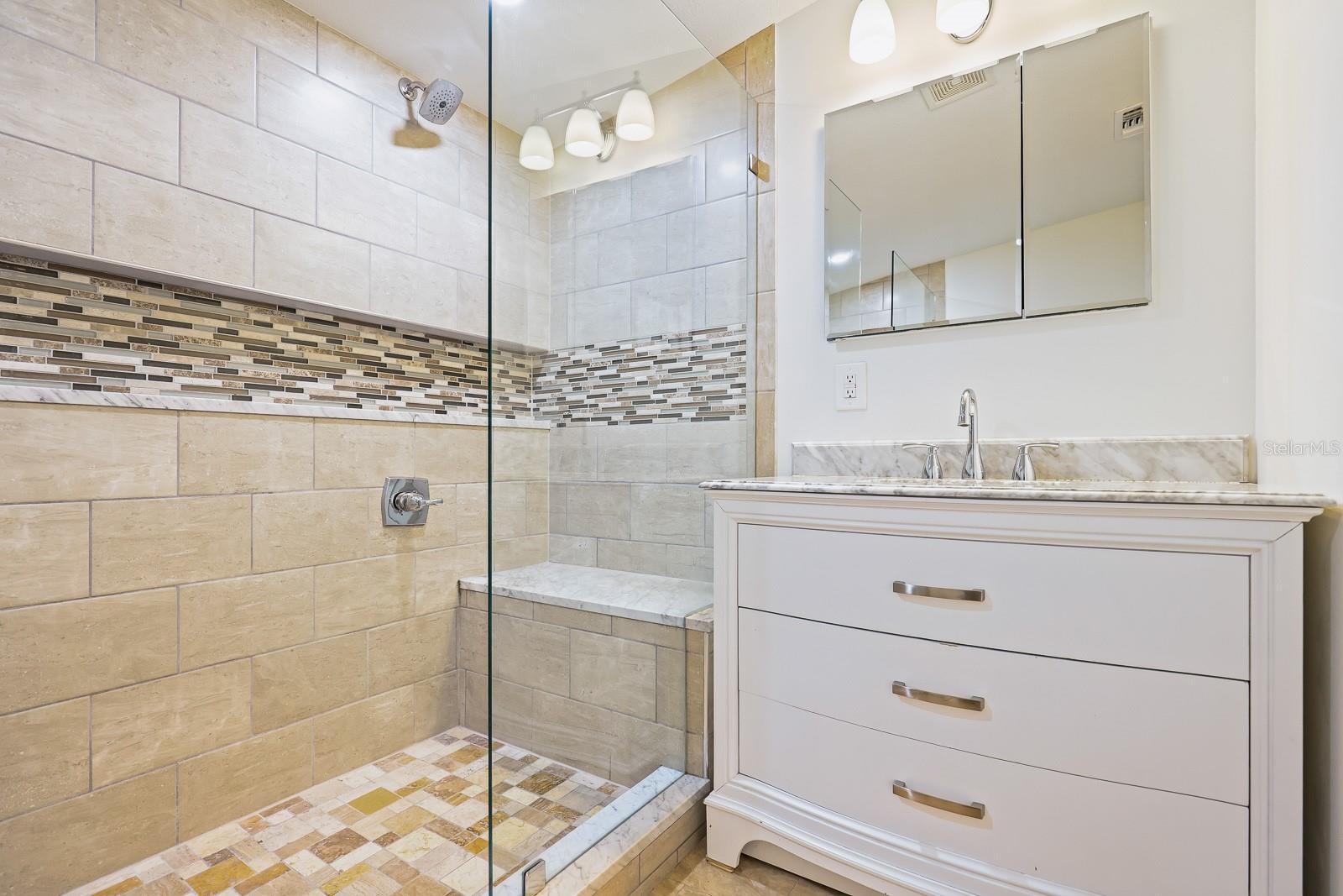 4006 S SHAMROCK RD — photo 4