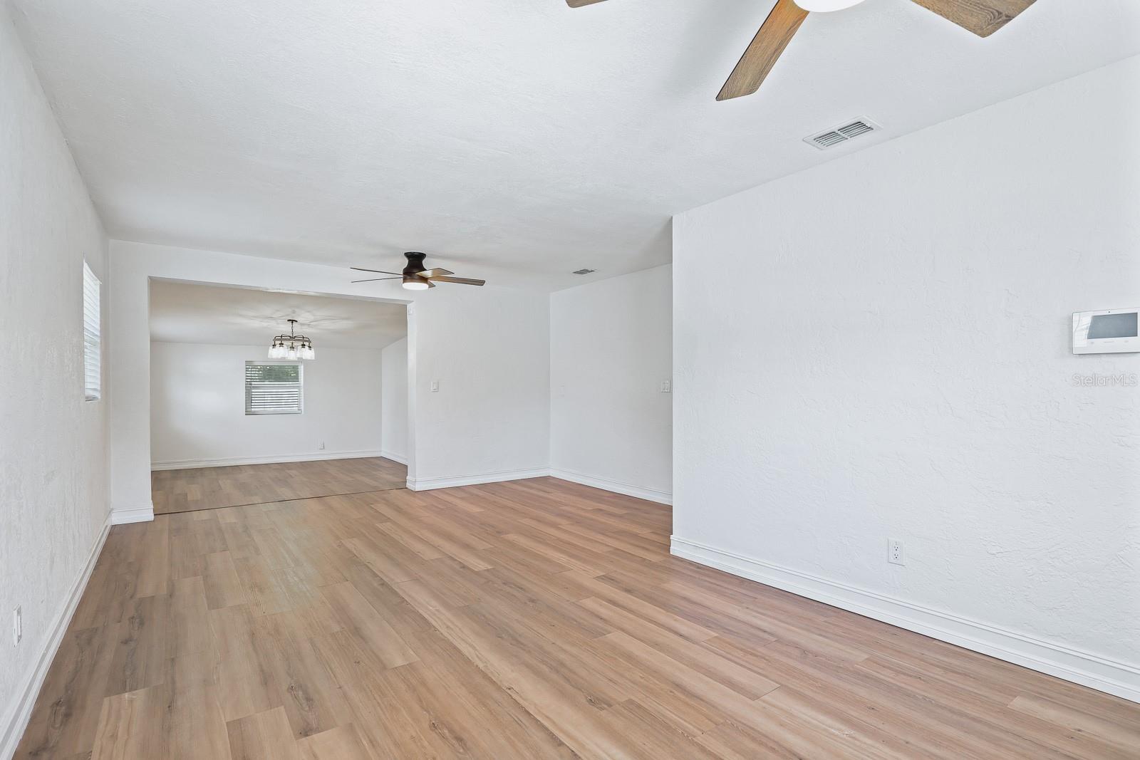 4006 S SHAMROCK RD — photo 8