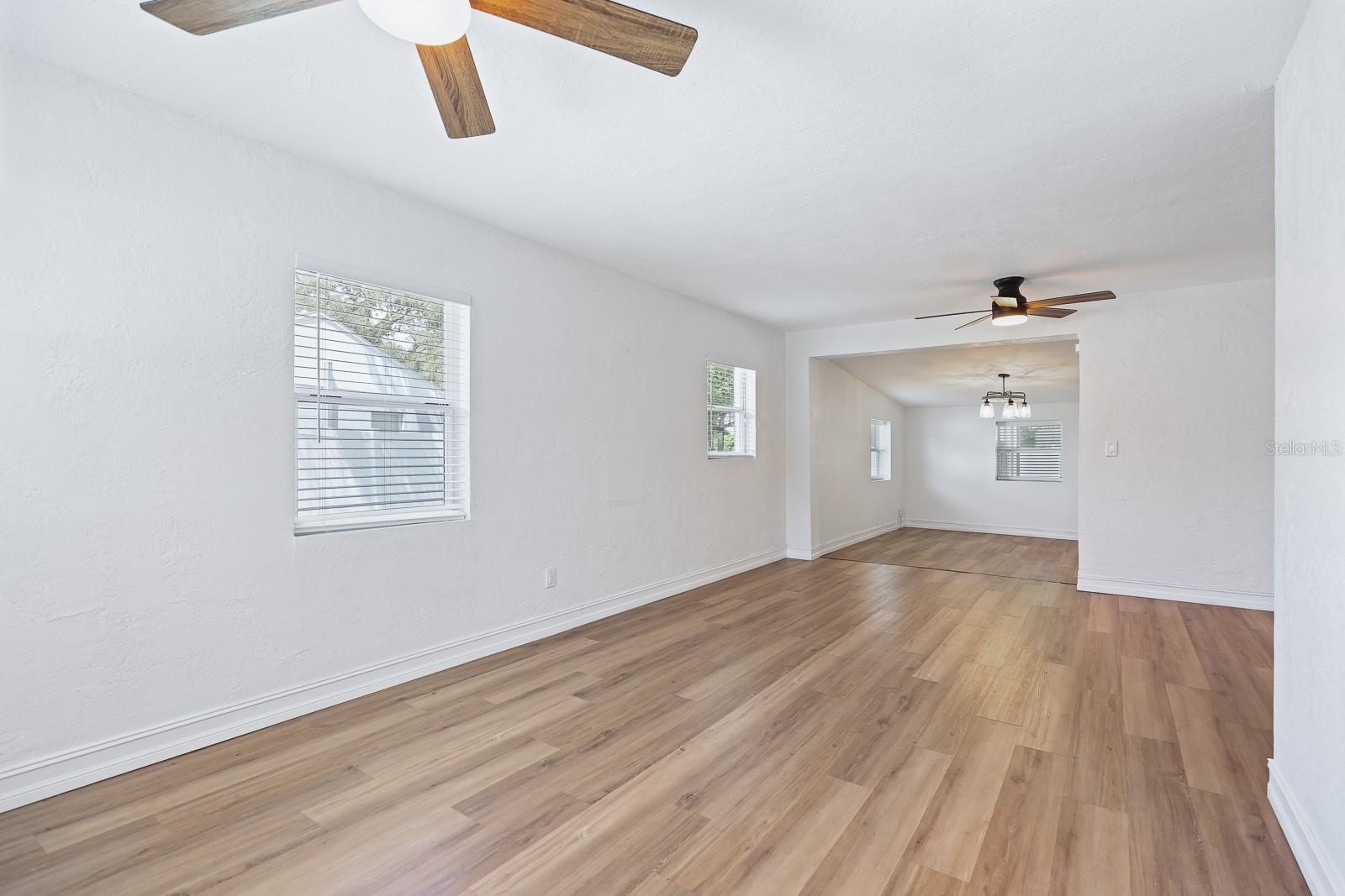 4006 S SHAMROCK RD — photo 3