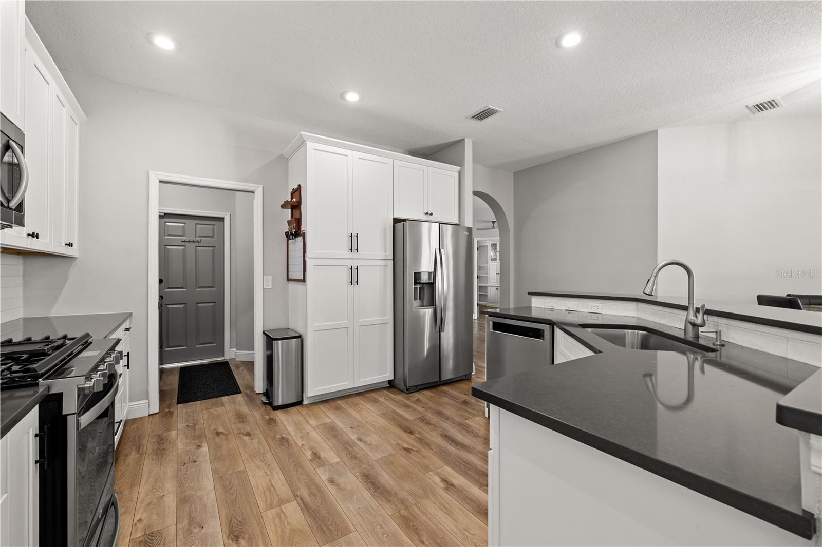 9323 WELLINGTON PARK CIR — photo 28