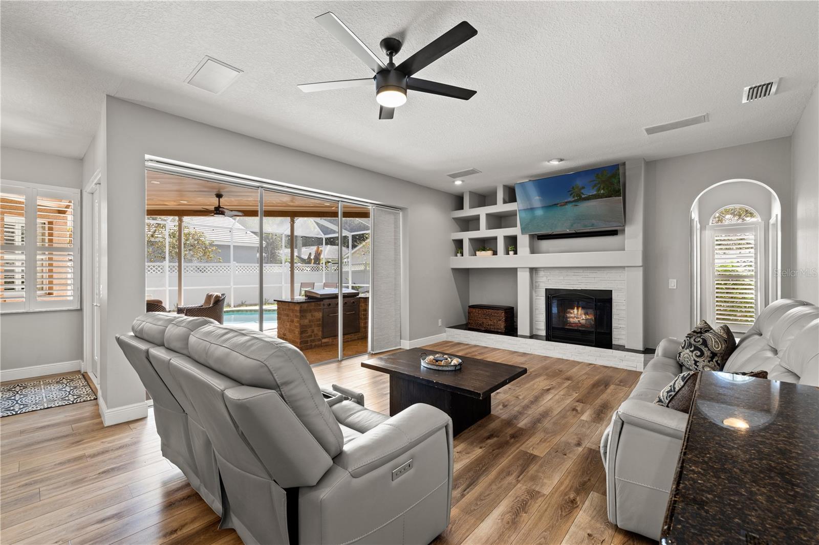 9323 WELLINGTON PARK CIR — photo 17