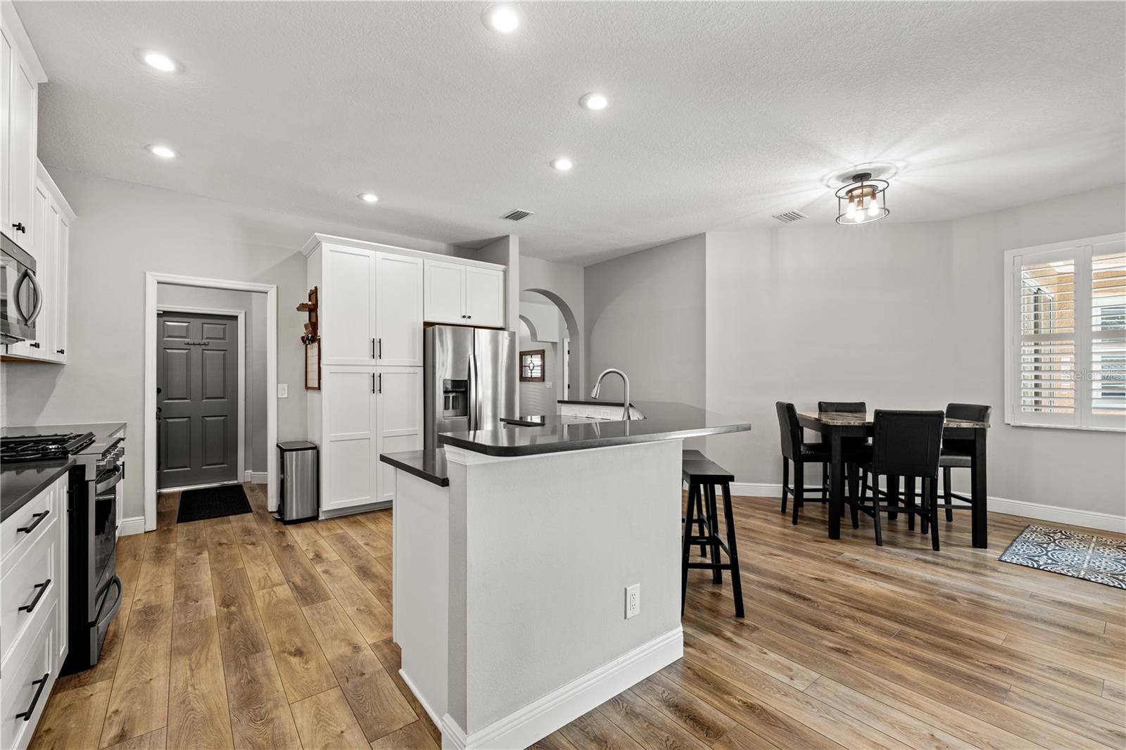 9323 WELLINGTON PARK CIR — photo 24