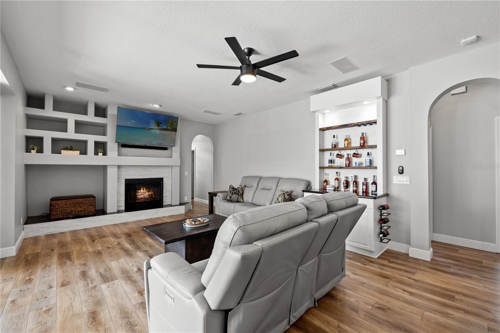 9323 WELLINGTON PARK CIR — photo 16