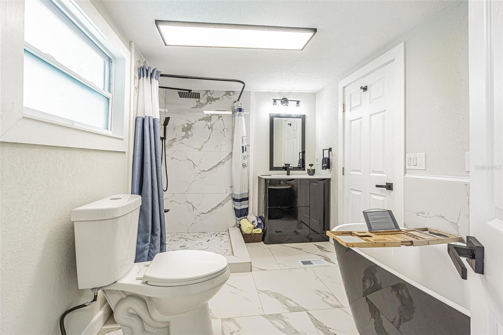 11420 ENGLISH WALNUT ST — photo 23