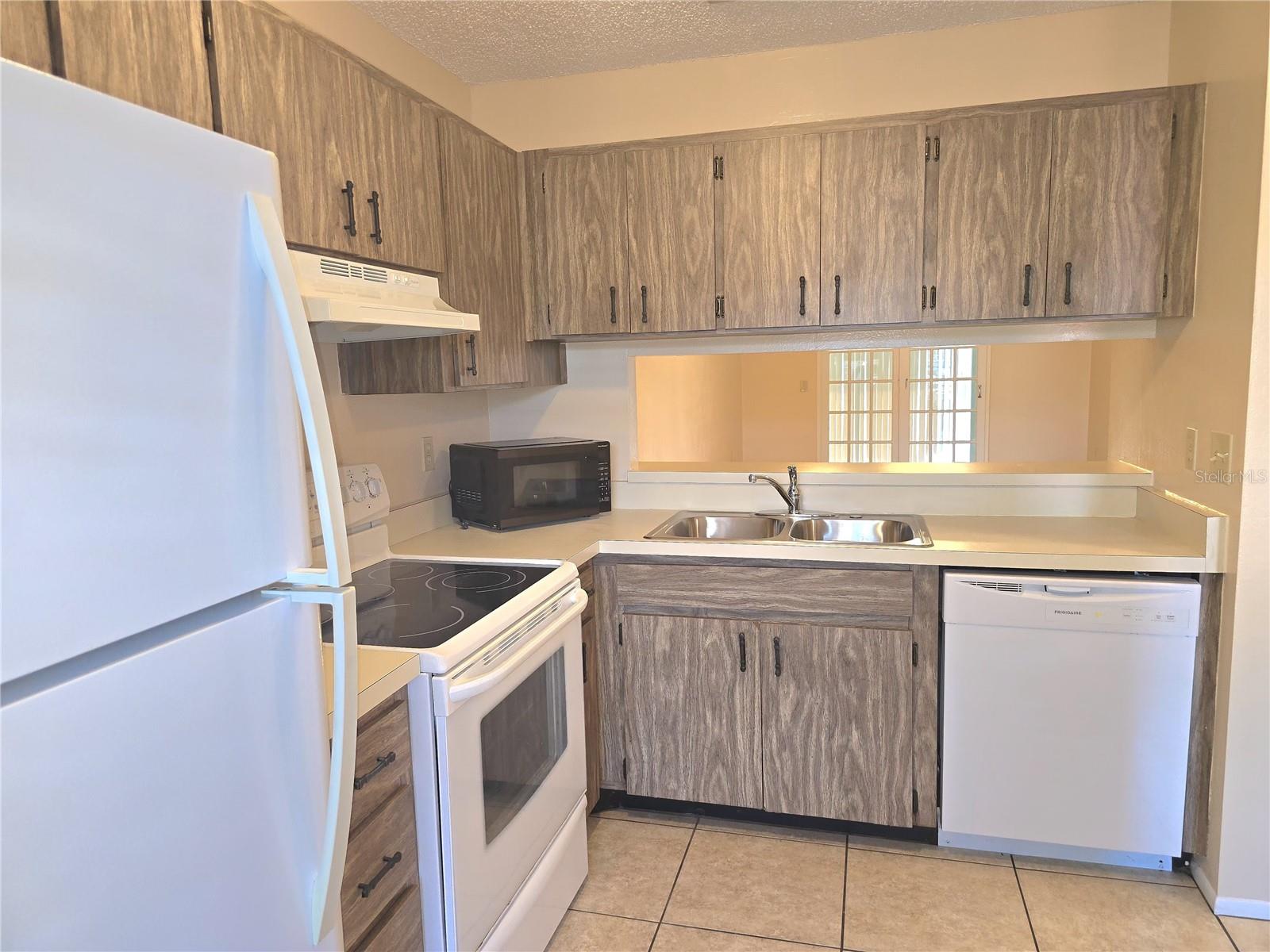 2912 WAINWRIGHT CT — photo 4