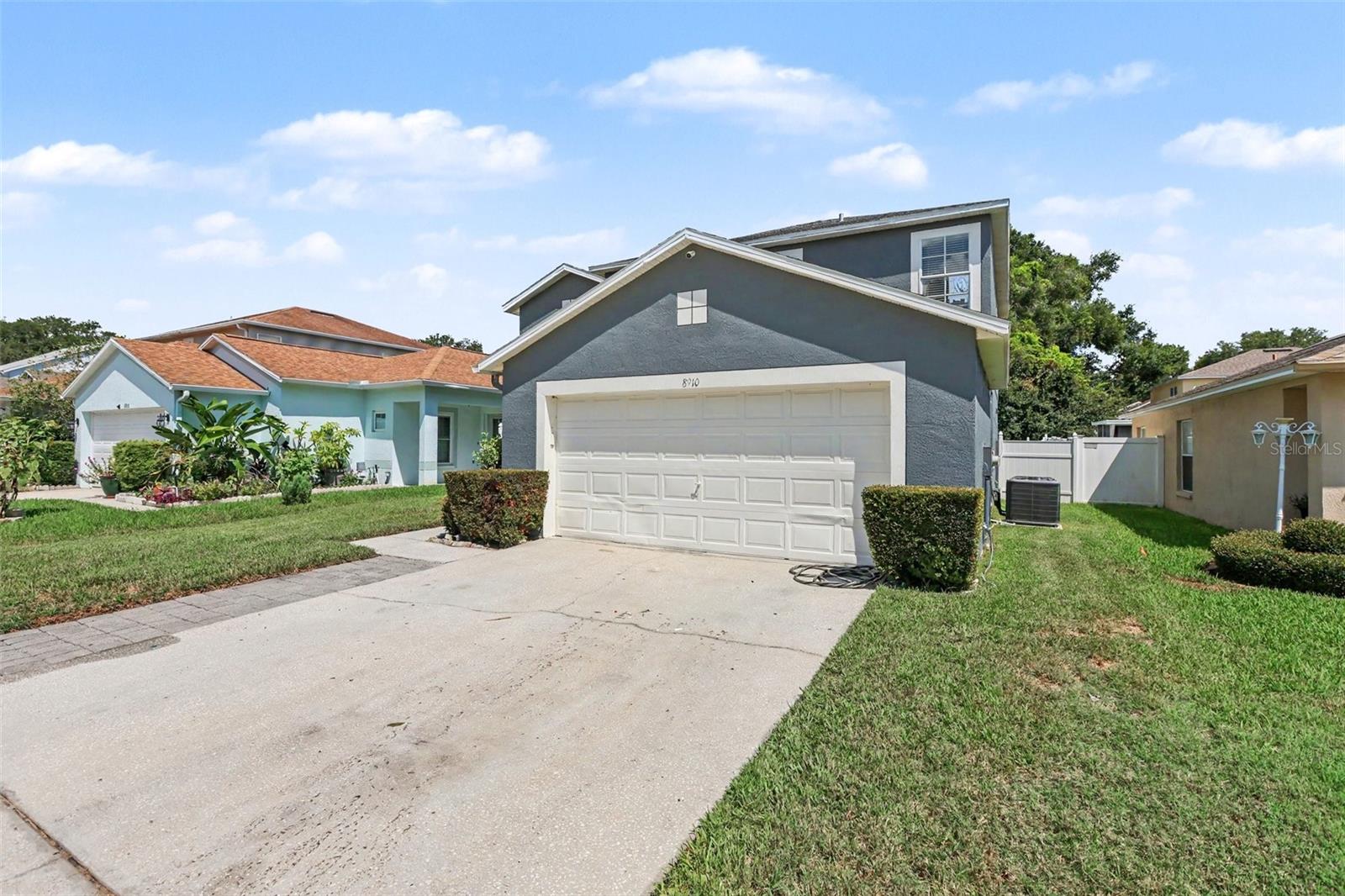 8910 BRIDGEFORD OAKS DR — photo 3