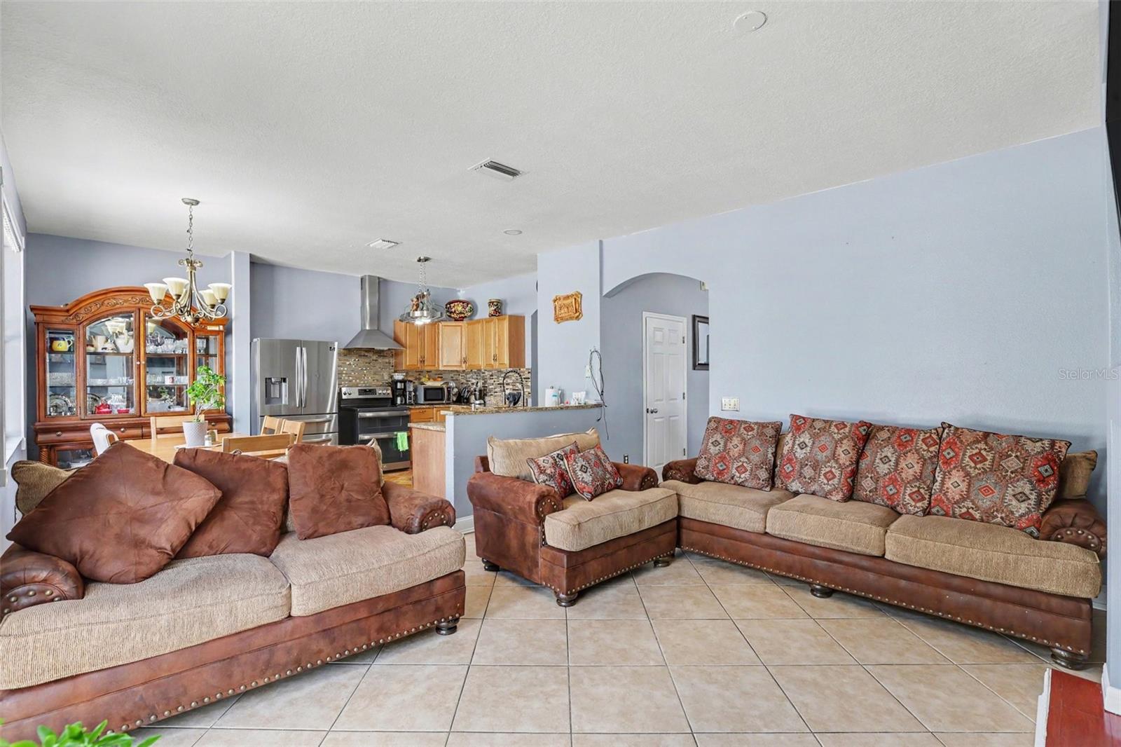 8910 BRIDGEFORD OAKS DR — photo 11