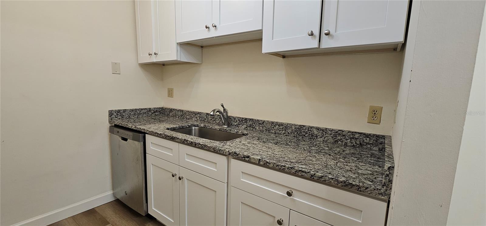 1712 BELLEAIR FOREST DR #A — photo 12