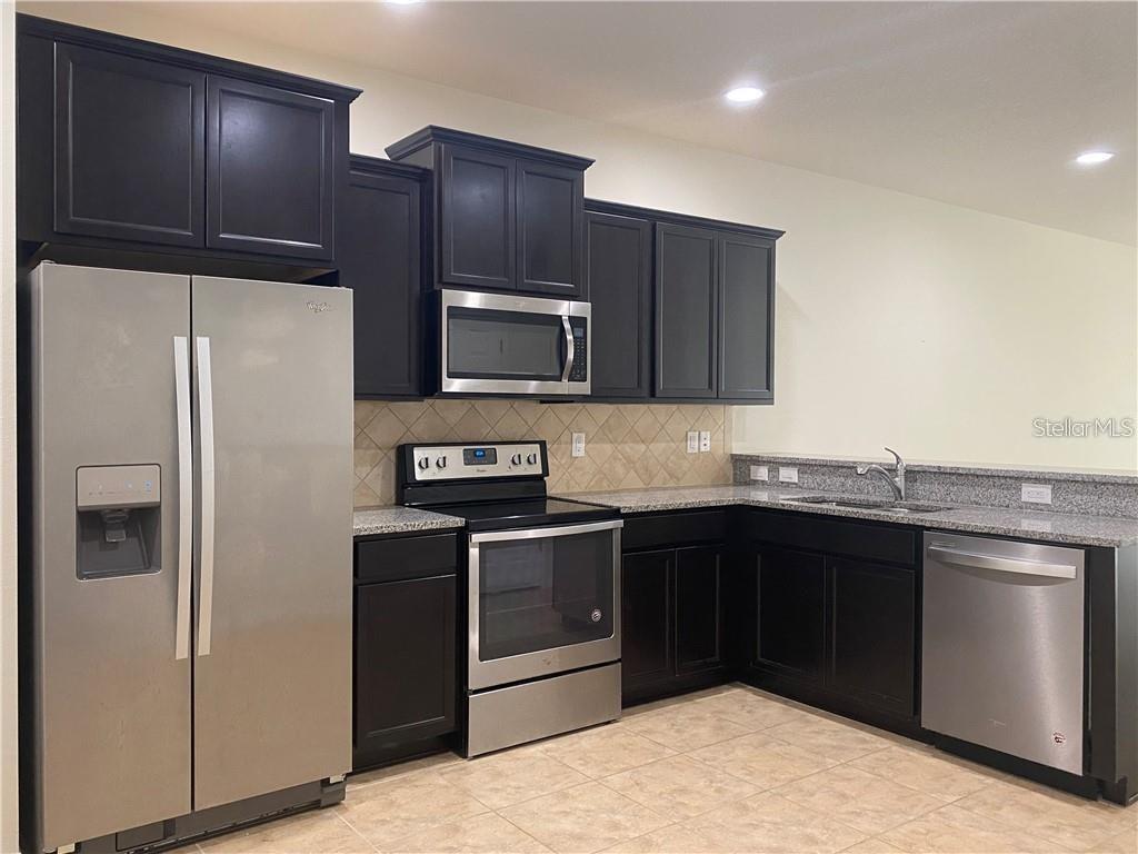 9141 HILLCROFT DR — photo 8