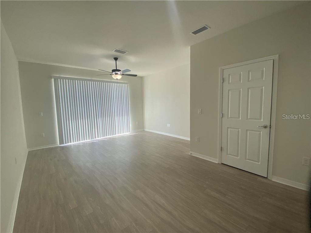9141 HILLCROFT DR — photo 11