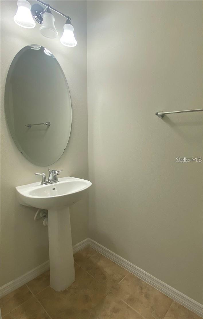 9141 HILLCROFT DR — photo 12