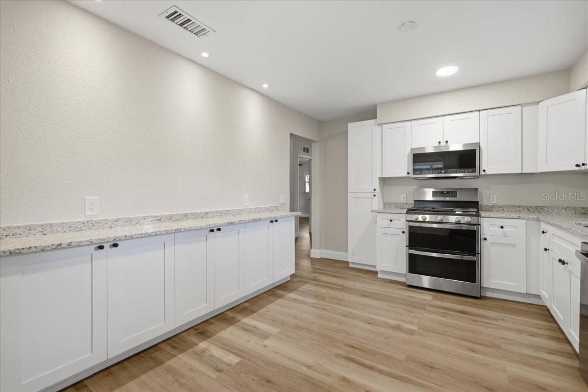 1837 PASADENA DR — photo 6