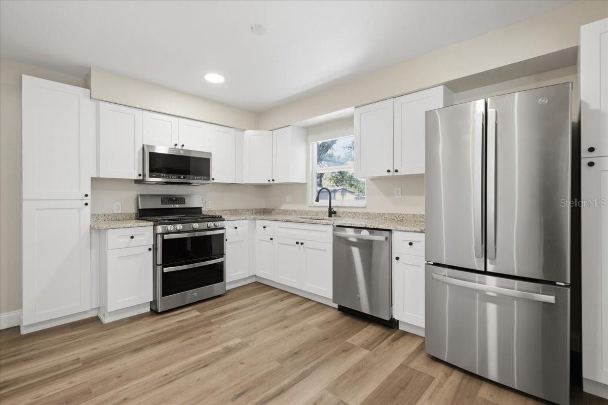 1837 PASADENA DR — photo 5