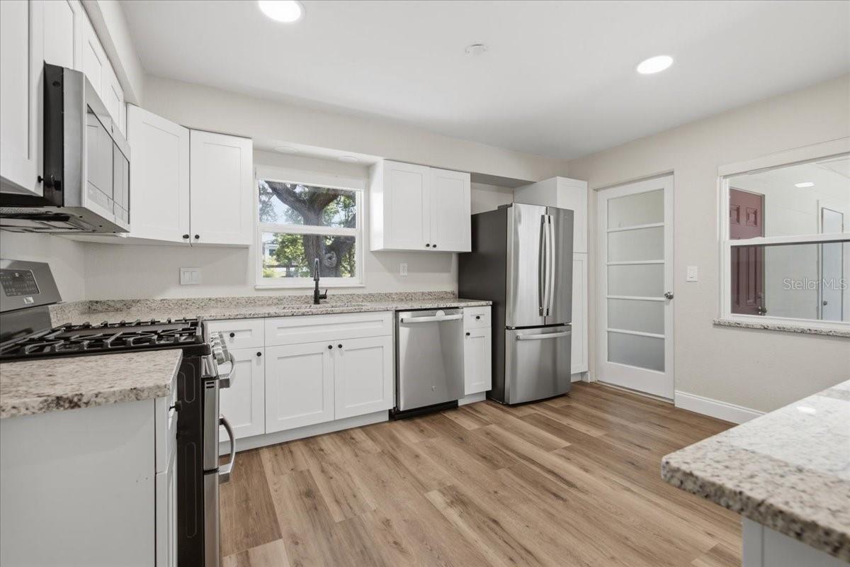 1837 PASADENA DR — photo 4