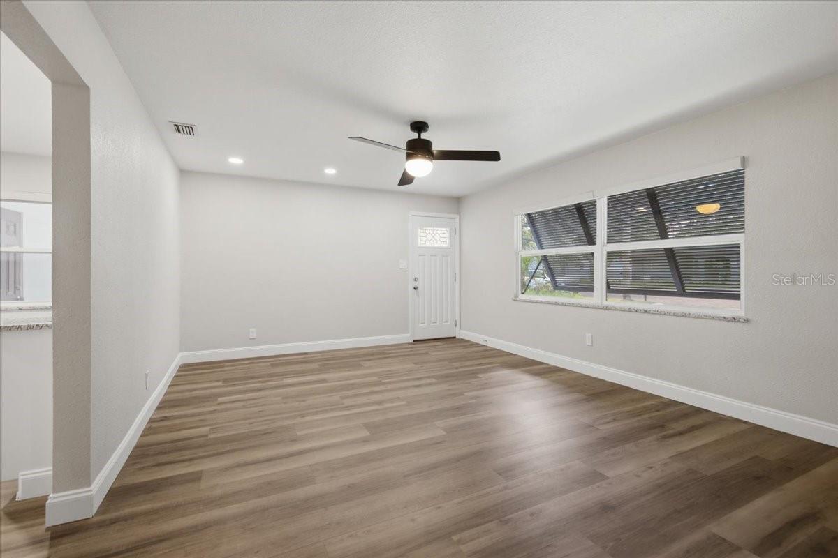 1837 PASADENA DR — photo 3