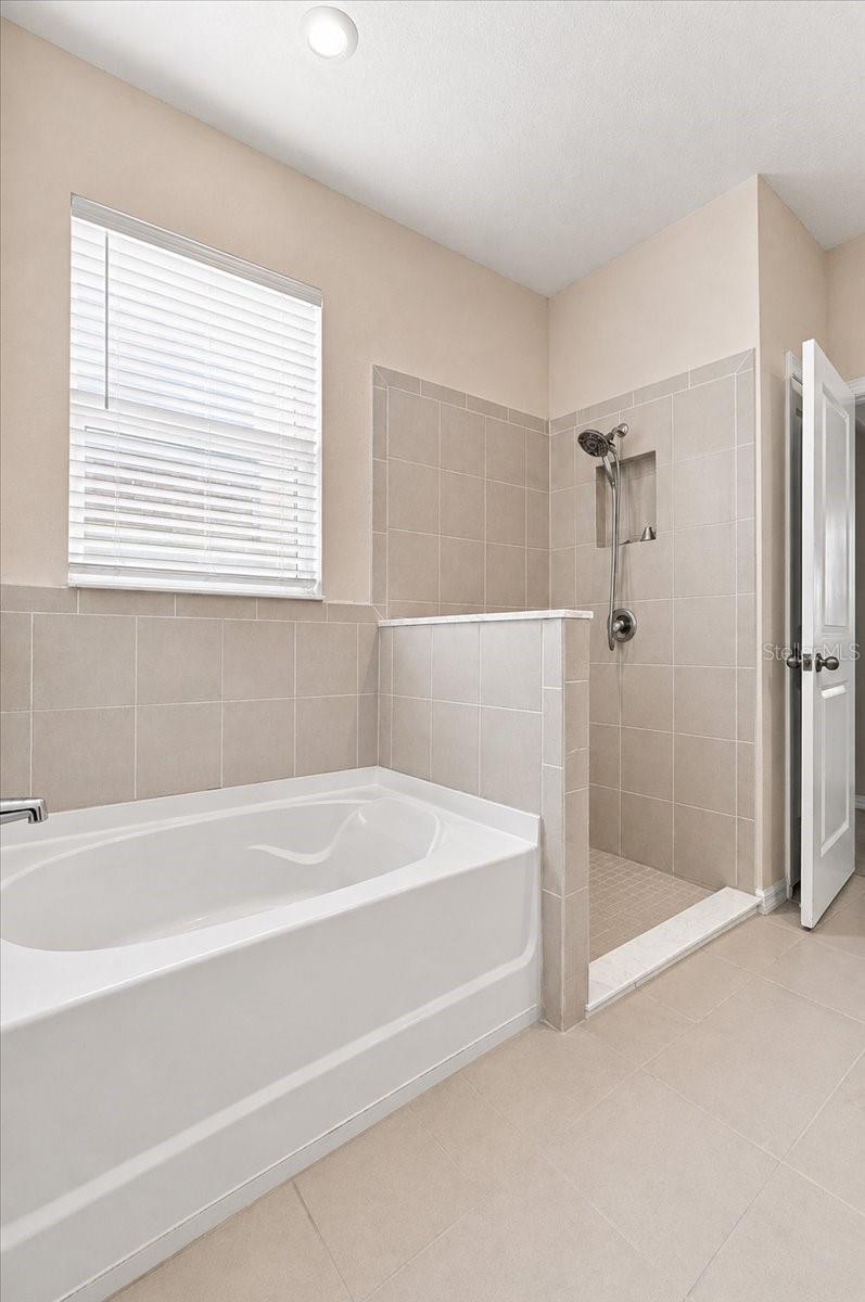 3804 N MARYLAND AVE — photo 24