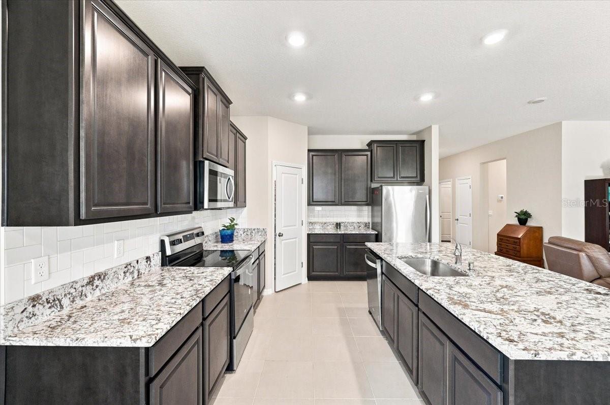 3804 N MARYLAND AVE — photo 11