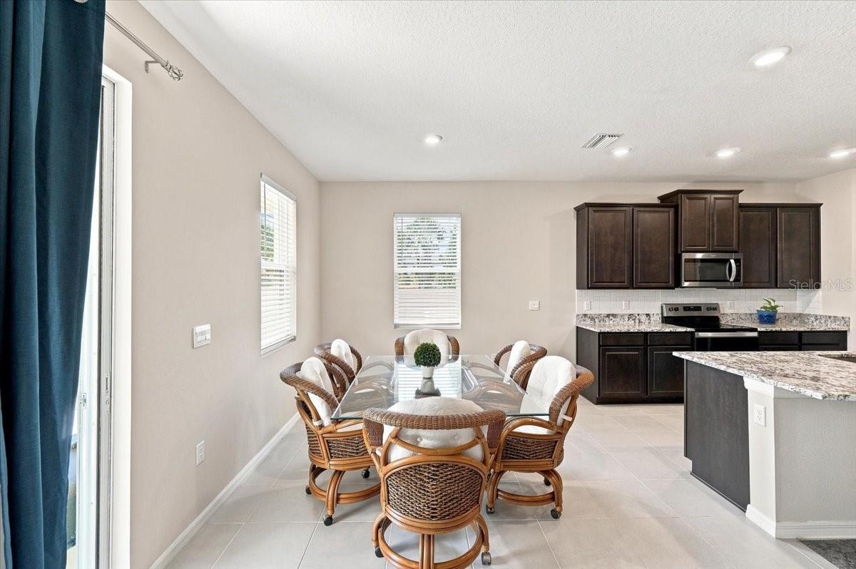 3804 N MARYLAND AVE — photo 15