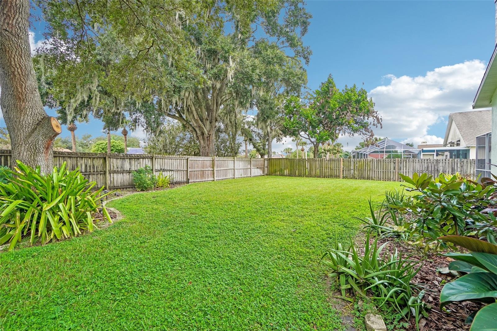1605 SAND HOLLOW LN — photo 27