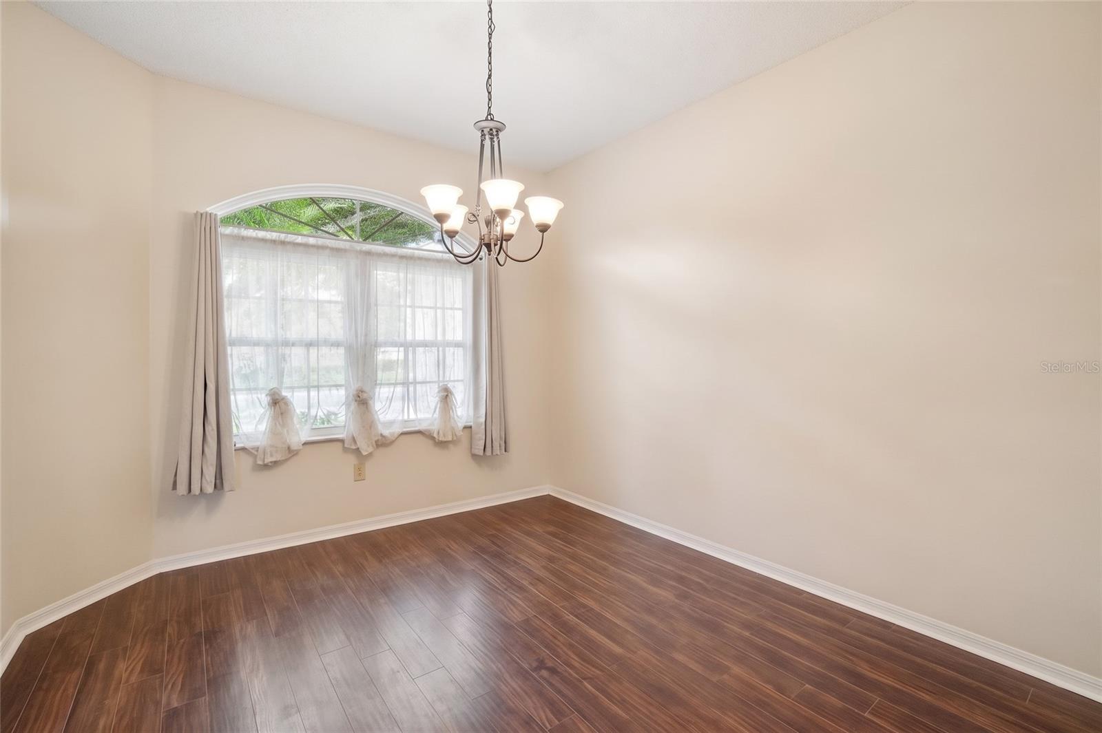 1605 SAND HOLLOW LN — photo 4